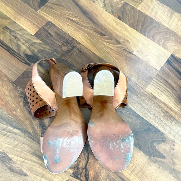 Saddle Brown/ Camel Strappy Block Heel - Saks Off 5th - Size 9 - Picture 5 of 7